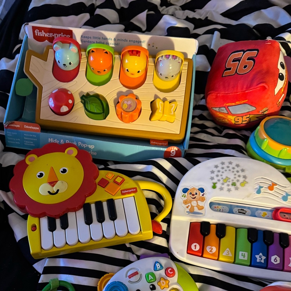 GIGANTIC LOT OF BABY TOYS!!